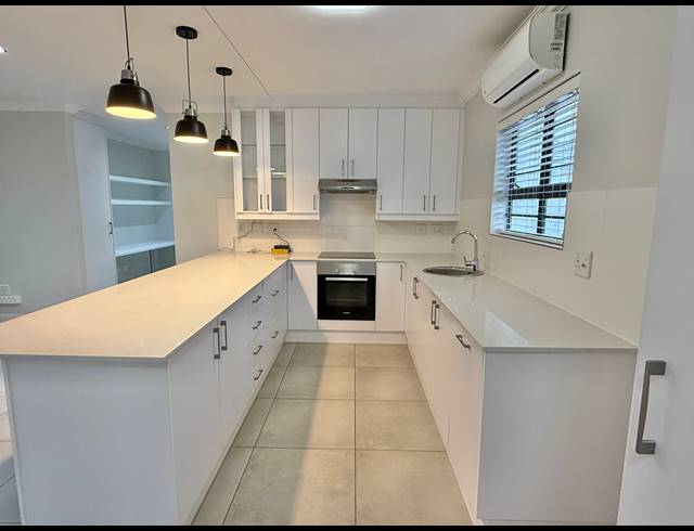 3 BEDROOM FREESTANDING TO LET IN SUNNINGDALE